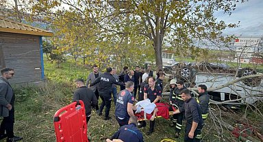 Tekirdağ'da yolcu minibüsü ile çarpışan pikap takla attı: 2 yaralı