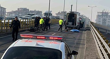 Tır ile motosiklet çarpıştı, üniversite öğrencisi motosikletli öldü