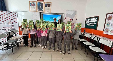 Toplum gönüllülerinden köy okuluna anlamlı ziyaret