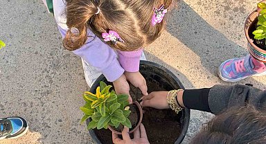 Toprağa dokunan minik eller Sakarya'da umudu ekti