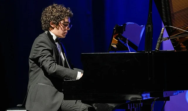 Trabzon'da piyano resitali büyük alkış aldı