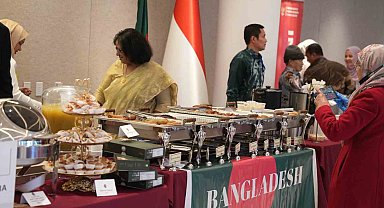 Türkevi'ndeki İslam Mirası Derneği'nin yıllık pazarına yoğun ilgi