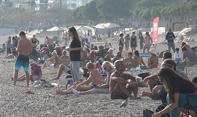 Türkiye soğukla mücadele ederken dünyaca ünlü sahilde yaz görüntüsü