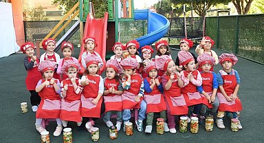 Turşular Konyaaltı'nın minik elleriyle kuruldu