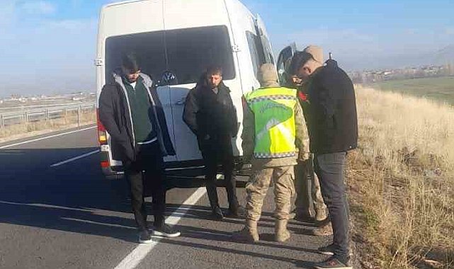 Tutak'ta trafik kazası; biri ağır üç yaralı