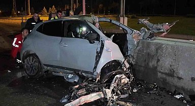 Tuzla'da otomobil gişelere saplandı: Sürücü hayatını kaybetti