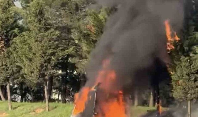 Tuzla'da seyir halindeki tır alev alev yandı