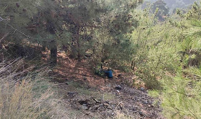 Uçurumdan yuvarlanan motosikletteki 2 kişi yaralandı