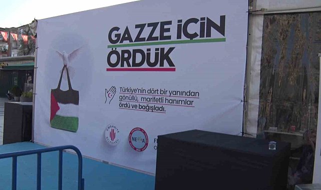Ümraniye'de kadınların Gazze için ördüğü el emeği ürünler satışa sunuldu