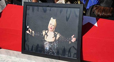 Ünlü sanatçı Muazzez Abacı son yolculuğuna uğurlandı