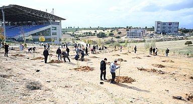 Uşak Üniversitesi, Milli Ağaçlandırma Günü'nde yeşil gelecek için el ele verdi