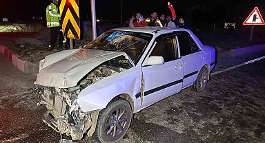 Uşak'ta iki araç çarpıştı: 1'i bebek 10 yaralı