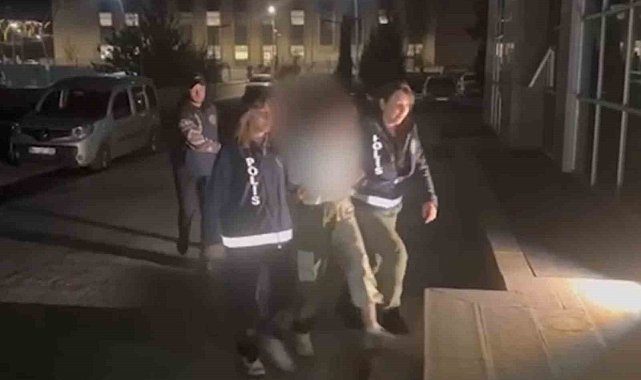Uşak'ta otomobili çalan şüpheliler yakalandı