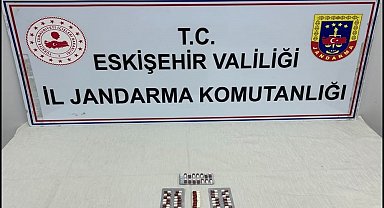 Uyuşturucu bulunduran 2 şahıs jandarma kontrolüne takıldı