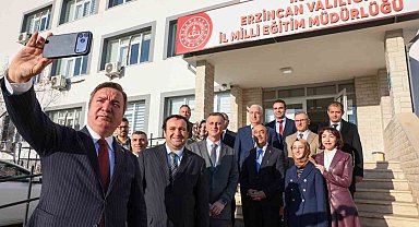 Vali Aydoğdu: "Ülkemizin aydınlık yarınları çocuklarımızı yetiştiren öğretmenlerimizin günü kutlu olsun"