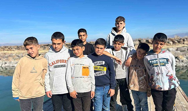 Van Gölü'nde yazın sararan saçlar kışın eski rengine döndü