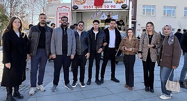 Van'da üniversite öğrencilerinden 20 şehit için anlamlı etkinlik