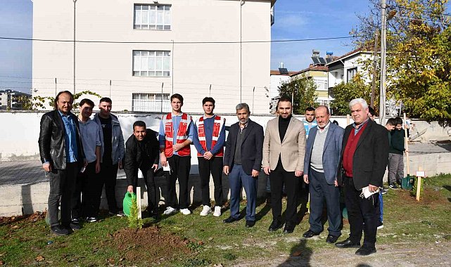 Vezirköprü'de Gazze ve şehitler için fidanlar toprakla buluştu