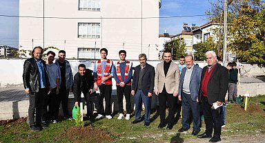 Vezirköprü'de Gazze ve şehitler için fidanlar toprakla buluştu