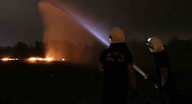 Yasak ve cezaya rağmen anız yakıyorlar