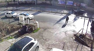 Yaya geçidinde 5 gün arayla yaşanan iki kaza kamerada
