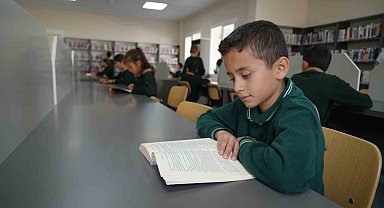 Yenilenen kütüphane çocukların renkli dünyası oldu