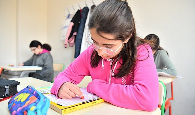 Yeşilyurt Belediyesi'nden öğrencilere ücretsiz kurs desteği