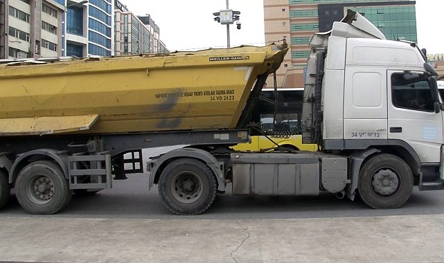 Yolun karşısına geçmeye çalışan yayaya hafriyat kamyonu çarptı