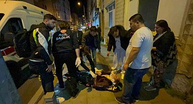 Yolun karşısına geçmeye çalışan yayaya motosiklet böyle çarptı