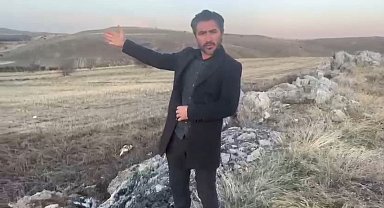 Yolunu şaşıran karaca bozkırın ortasında görüntülendi