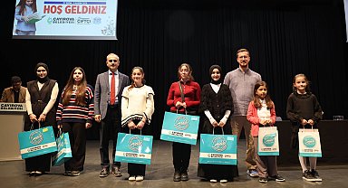 Youtuber Sertaç Abi, Çayırovalı sevenleriyle bir araya geldi