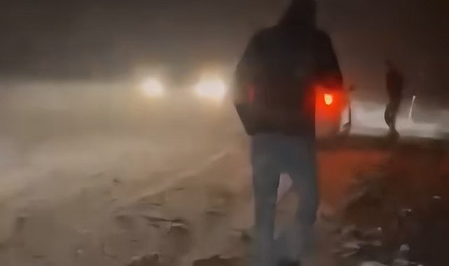 Yüksekova-Şemdinli kara yolunda tipi ve fırtınada mahsur kalanları ekipler kurtardı