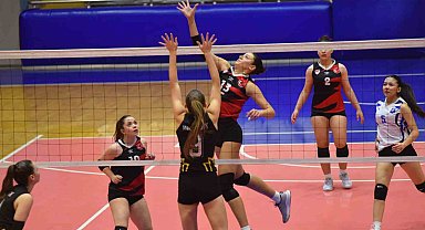 Yunusemre'nın genç sultanları liderliğini sürdürdü