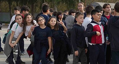 Yürüyüşü ile fenomen olan öğretmene sürpriz