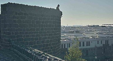 Zabıta ekipleri intihar girişiminde bulunan kadını ikna etti