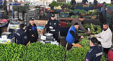 Zabıtadan semt pazarlarına şok baskın
