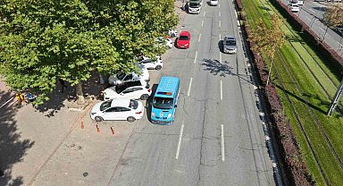 Zabıtadan yaya yoluna park eden araç ve sürücülerine denetim