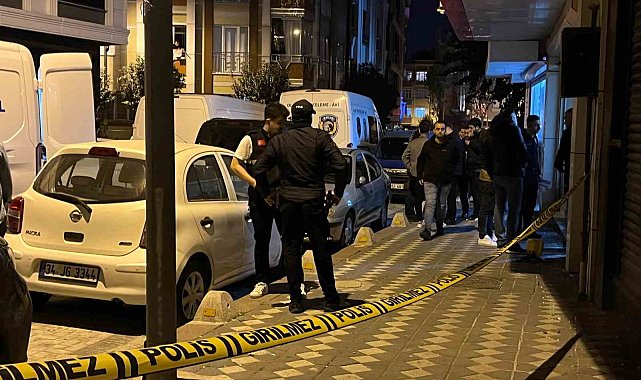 Zeytinburnu'nda silahla vurularak öldürülen iki arkadaşın cenazesi Adlı Tıp Kurumu'ndan alındı