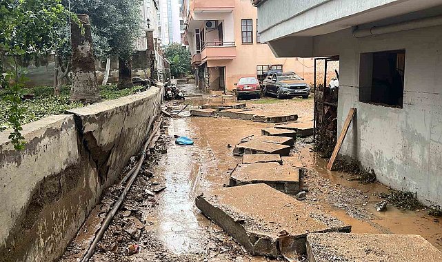 15 dakikalık yağmur Alanya'yı felç etti zararın boyutu ertesi gün ortaya çıktı
