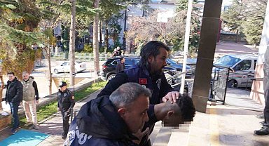 15 gün arayla bir kişiyi bıçakladı, bir kişiyi de öldürdü