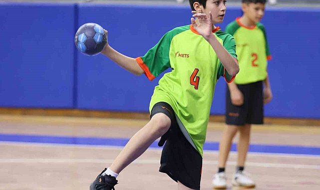 8 ilden 18 takım Denizli'de final bileti arayacak