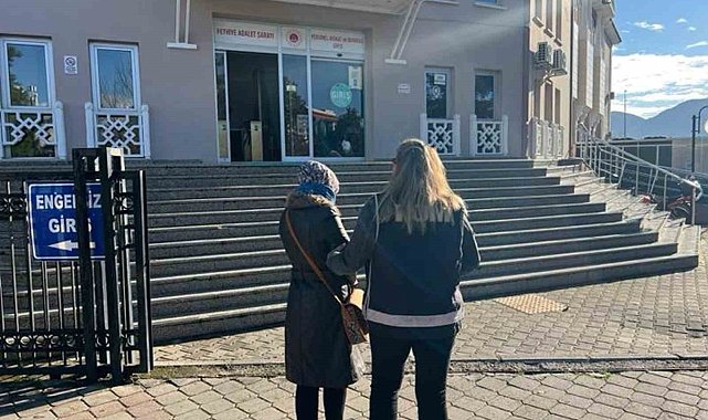 8 yıldır aranan FETÖ firarisi kadın Fethiye'de yakalandı