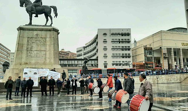 Abdallar Domlar Birliği Federasyonu, kuruluş ve tanıtım programı öncesinde davul ve zurna eşliğinde seslerini duyurmaya çalıştı
