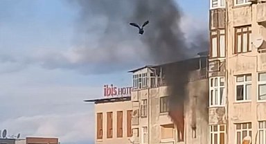 Adana'da apartmanın 6. katında çıkan yangın söndürüldü