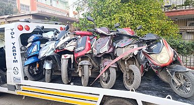 Adana'da neredeyse durdurulan her iki motosikletliden biri ceza yedi