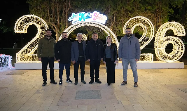 Adana'da 10 noktada yeni yıl ışıklandırması ile renkli görüntüler oluştu