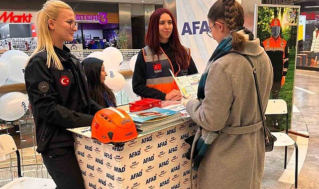 AFAD faaliyetlerini vatandaşlara açtıkları stant ile anlattı