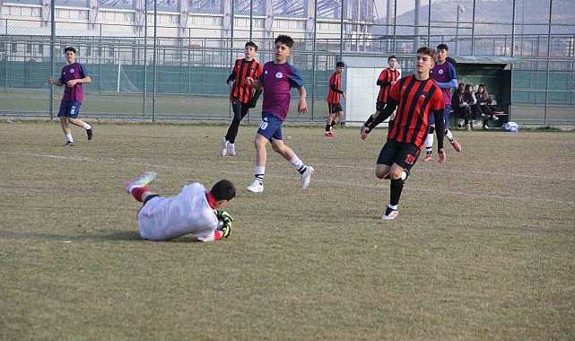 Afyon'da Gelişim Ligi maçına verilen saha tepkilere neden oldu
