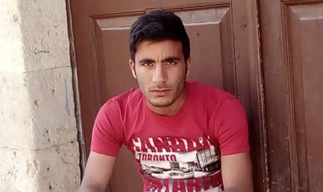 Ağabeyi geri manevra yaparken kamyonun altında kalan genç hayatını kaybetti