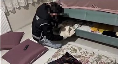 Ağrı'da kaçakçılık operasyonunda milyonluk telefon ve sigara ele geçirildi